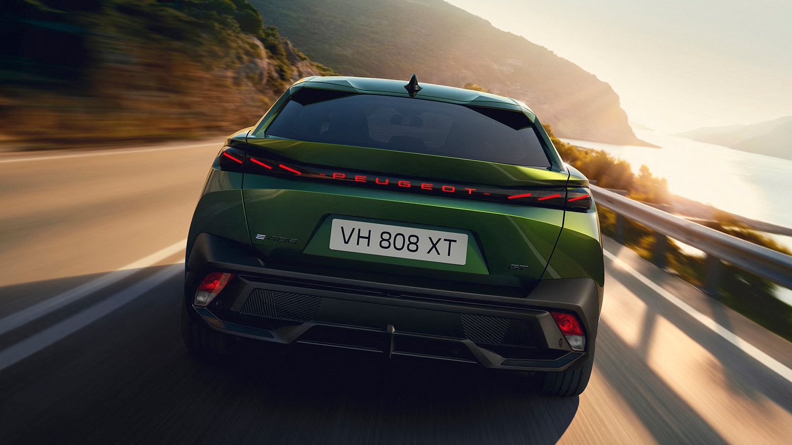 Επίσημη πρεμιέρα για το ανανεωμένο Peugeot 408